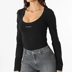 Bon marché 😀 Tee 👚 Shirt Manches Longues Femme 7656 Noir de Calvin Klein 😀 -France Calvin Klein Soldes 2024 calvin klein 297639 J20J217656 BEH 20220114T150414 01