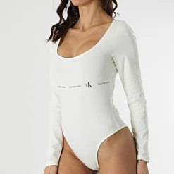 Vente flash 😉 Body Manches Longues Femme 7716 Beige de Calvin Klein ⌛ -France Calvin Klein Soldes 2024 calvin klein 297659 J20J217716 YAS 20220121T163503 05