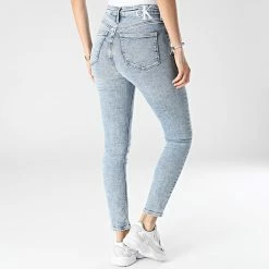 Meilleur prix 👍 Jean Skinny Femme 7877 Bleu Wash de Calvin Klein 😍 -France Calvin Klein Soldes 2024 calvin klein 297681 J20J217877 1AA 20220107T161831 04