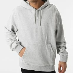 Budget 👏 Sweat Capuche Cut Off Two Tone Monogram 9705 Gris Chiné de Calvin Klein 👏 -France Calvin Klein Soldes 2024 calvin klein 298210 J30J319705 P01 20220117T161903 03