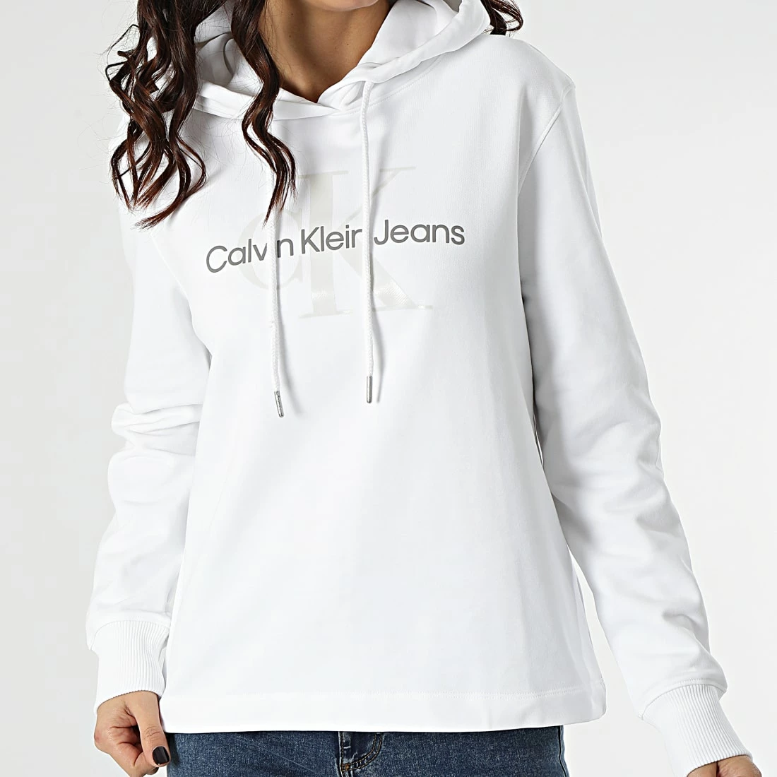 Remise ✔️ Sweat Capuche Femme 8103 Blanc de Calvin Klein 🥰 3 Remise ✔️ Sweat Capuche Femme 8103 Blanc de Calvin Klein 🥰 – Image 3