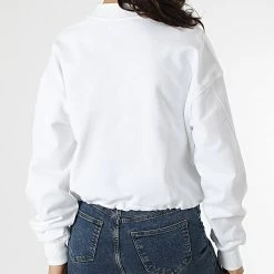 Bon marché 🔥 Sweat Crewneck Femme Crop Stacked Mock Neck 8174 Blanc de Calvin Klein 🧨 -France Calvin Klein Soldes 2024 calvin klein 299365 J20J218174 YAF 20220121T162720 04