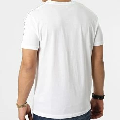 Promo 🥰 Tee 👚 Shirt A Bandes Relaxed Crew 0761 Blanc de Calvin Klein 😍 -France Calvin Klein Soldes 2024 calvin klein 299443 KM0KM00761 YCD 20220126T144833 04