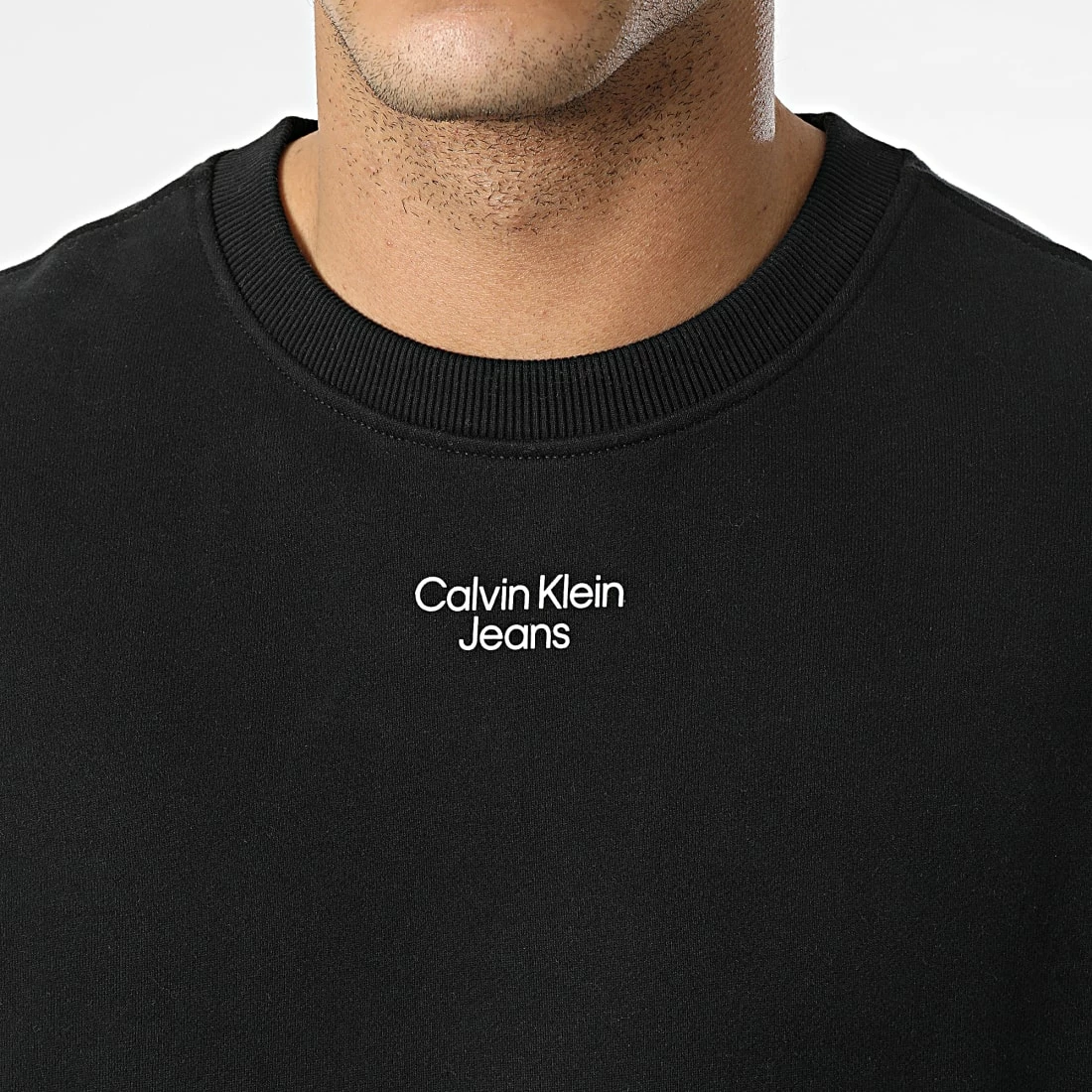 Offres 🧨 Sweat Crewneck Stacked Logo 0044 Noir de Calvin Klein ⌛ 2 Offres 🧨 Sweat Crewneck Stacked Logo 0044 Noir de Calvin Klein ⌛ – Image 2