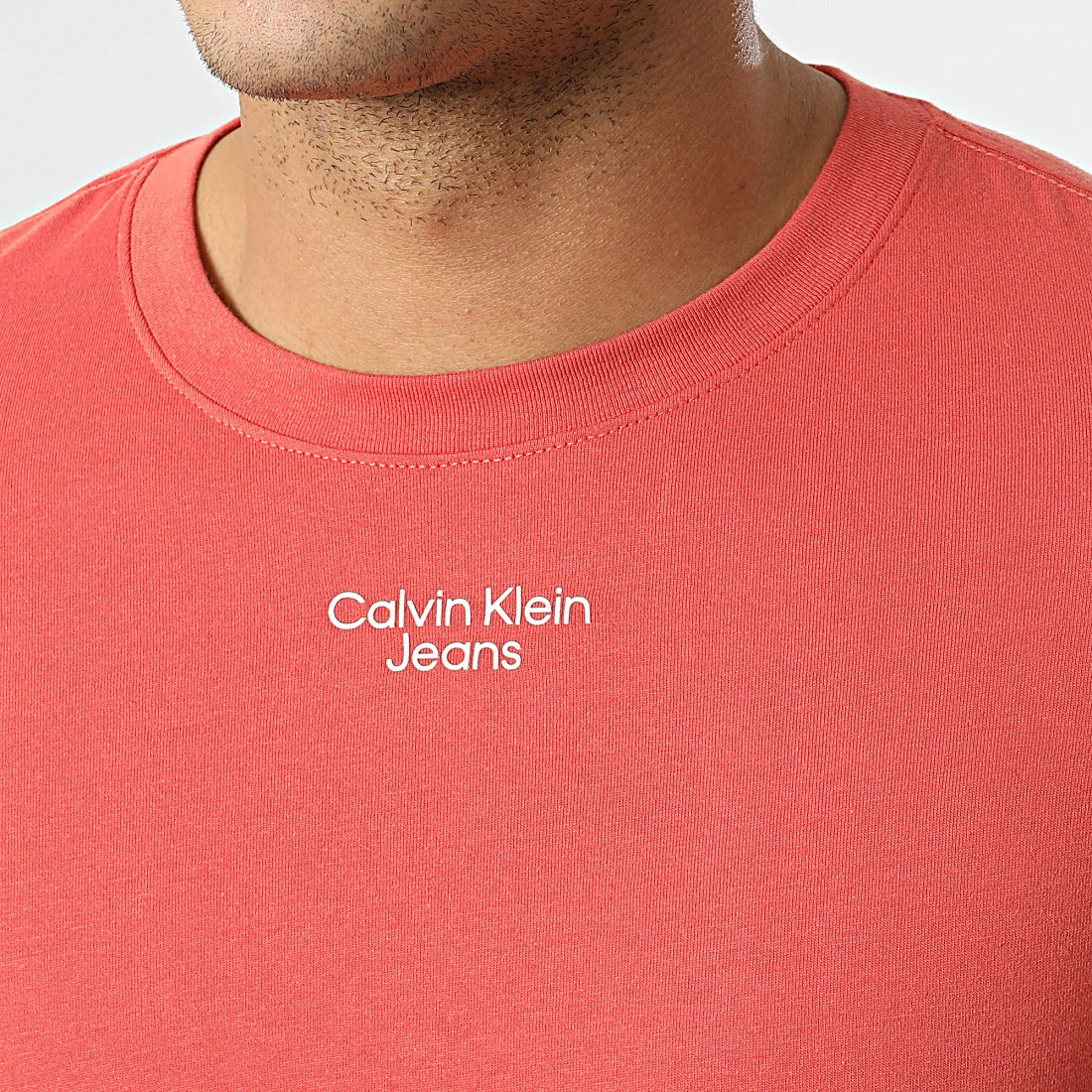 Promo 🤩 Tee 👚 Shirt Stacked Logo 0595 Orange Foncé de Calvin Klein 🎁 2 Promo 🤩 Tee 👚 Shirt Stacked Logo 0595 Orange Foncé de Calvin Klein 🎁 – Image 2