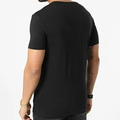 Meilleur prix ✨ Tee 👕 Shirt Col V 0596 Noir de Calvin Klein 😉 7 Meilleur prix ✨ Tee 👕 Shirt Col V 0596 Noir de Calvin Klein 😉 -France Calvin Klein Soldes 2024 calvin klein 299689 J30J320596 BEH 20220127T162128 04