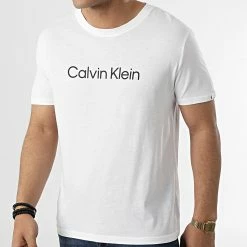 Meilleure affaire 😉 Tee 👚 Shirt Relaxed Crew 0763 Blanc de Calvin Klein 👍 -France Calvin Klein Soldes 2024 calvin klein 299969 KM0KM00763 YCD 20220401T084534 03