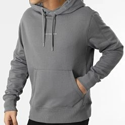 Le moins cher 😉 Sweat Capuche Monogram Logo 9698 Gris Anthracite de Calvin Klein 🔥 7 Le moins cher 😉 Sweat Capuche Monogram Logo 9698 Gris Anthracite de Calvin Klein 🔥 -France Calvin Klein Soldes 2024 calvin klein 300557 J30J319698 PTP 20220201T144359 03