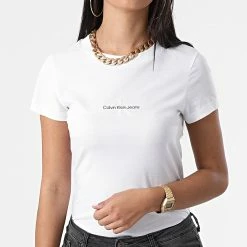 Le moins cher ❤️ Tee 👕 Shirt Femme 7902 Blanc de Calvin Klein 💯 -France Calvin Klein Soldes 2024 calvin klein 301514 J20J217902 YAF 20220415T080736 01