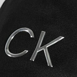 Remise 🔥 Casquette Femme Re-Lock Noir de Calvin Klein 👏 -France Calvin Klein Soldes 2024 calvin klein 301840 K60K609168 BAX 20220209T161341 02