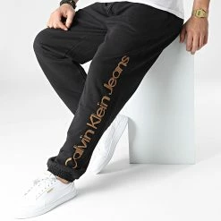 Vente flash 💯 Pantalon Jogging 0051 Noir de Calvin Klein 🛒 -France Calvin Klein Soldes 2024 calvin klein 302994 J30J320051 BEH 20220221T151346 03