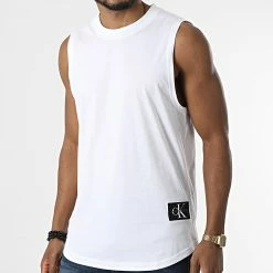 Top 10 ✨ Débardeur Oversize Monogram Badge 0597 Blanc de Calvin Klein 🥰