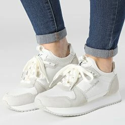 Vente flash 🛒 Baskets Femme Retro Runner 0075 Eggshell de Calvin Klein ✔️