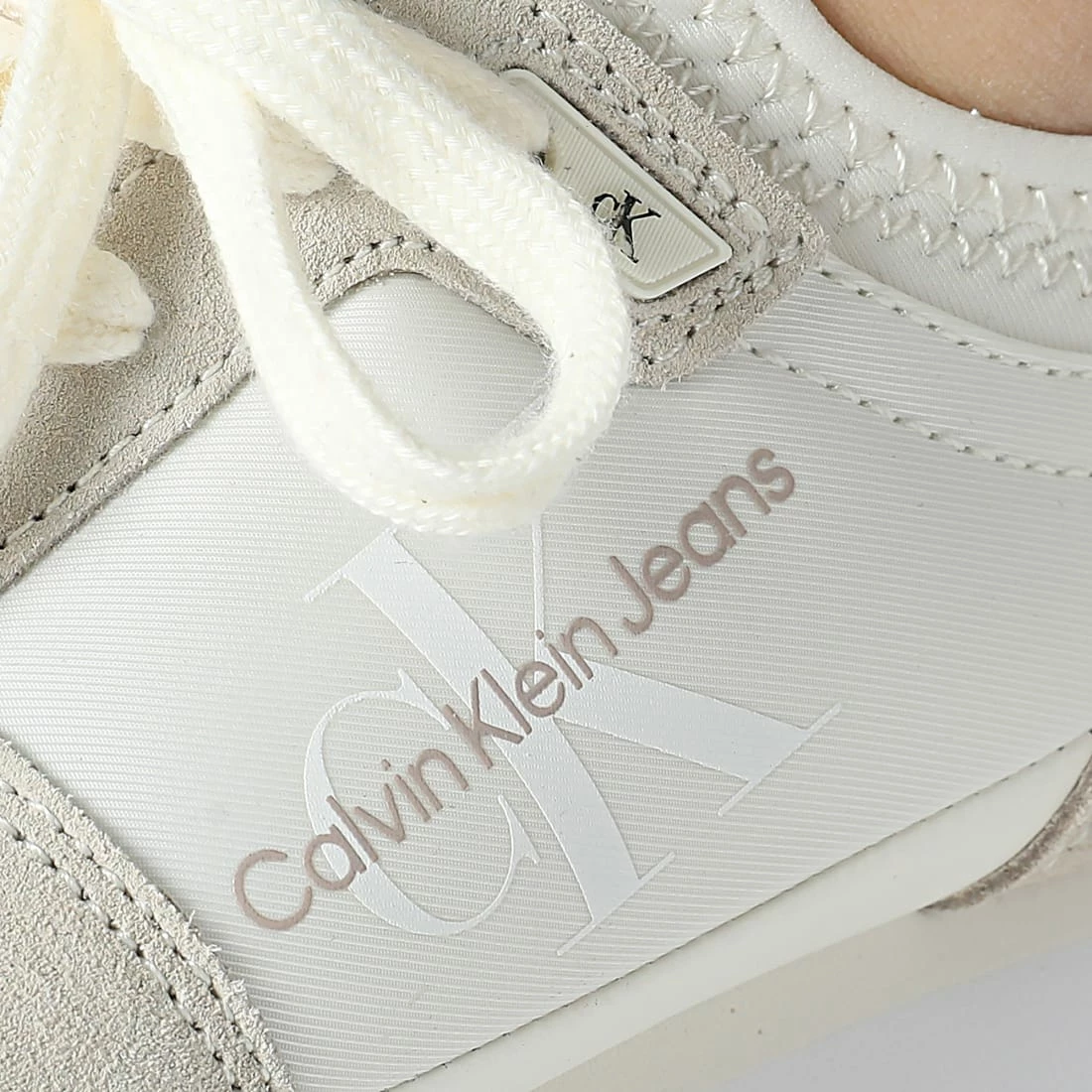 Vente flash 🛒 Baskets Femme Retro Runner 0075 Eggshell de Calvin Klein ✔️ 2 Vente flash 🛒 Baskets Femme Retro Runner 0075 Eggshell de Calvin Klein ✔️ – Image 2