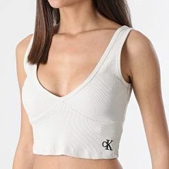 Les meilleures critiques de 🛒 Top Crop Femme 8334 Beige de Calvin Klein 🤩 -France Calvin Klein Soldes 2024 calvin klein 304145 J20J218334 ACF 20220223T152839 03