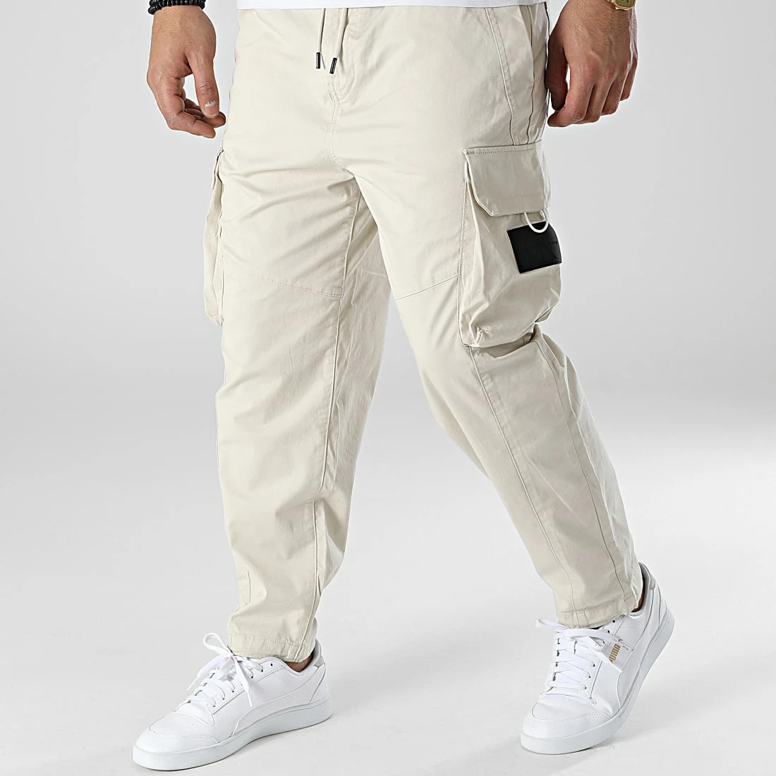Coupon 😍 Jogger Pant 0056 Beige de Calvin Klein ✨ 1 Coupon 😍 Jogger Pant 0056 Beige de Calvin Klein ✨