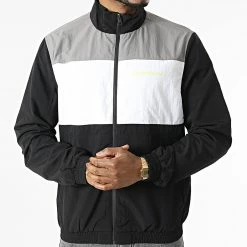 De gros 🔔 Veste Zippée Bold Colorblock 0612 Blanc Gris Noir de Calvin Klein 🧨