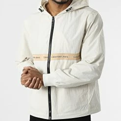 De gros 🌟 Coupe Vent Contrast Tape 0739 Beige de Calvin Klein 🎉 6 De gros 🌟 Coupe Vent Contrast Tape 0739 Beige de Calvin Klein 🎉 -France Calvin Klein Soldes 2024 calvin klein 305155 J30J320739 ACF 20220228T153015 03