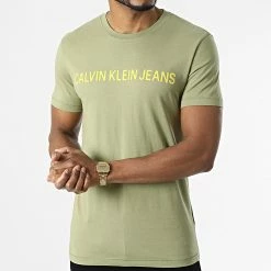 Acheter ✨ Tee 👕 Shirt Institutional Logo 7856 Vert de Calvin Klein 😉 -France Calvin Klein Soldes 2024 calvin klein 305884 J30J307856 L9F 20220228T152905 03