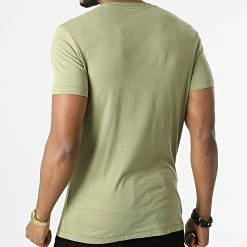 Acheter ✨ Tee 👕 Shirt Institutional Logo 7856 Vert de Calvin Klein 😉 -France Calvin Klein Soldes 2024 calvin klein 305884 J30J307856 L9F 20220228T152907 04