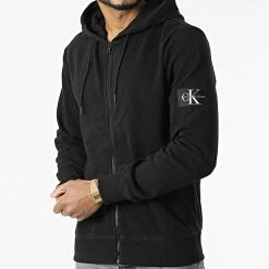 Bon marché 🛒 Sweat Zippé Capuche Monogram Badge Waffle 0605 Noir de Calvin Klein 🧨 -France Calvin Klein Soldes 2024 calvin klein 305985 J30J320605 BEH 20220225T141106 03