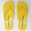 De gros 🧨 Tongs Beach 🩴 Sandal Monogram 0055 Super Lemon de Calvin Klein 🌟