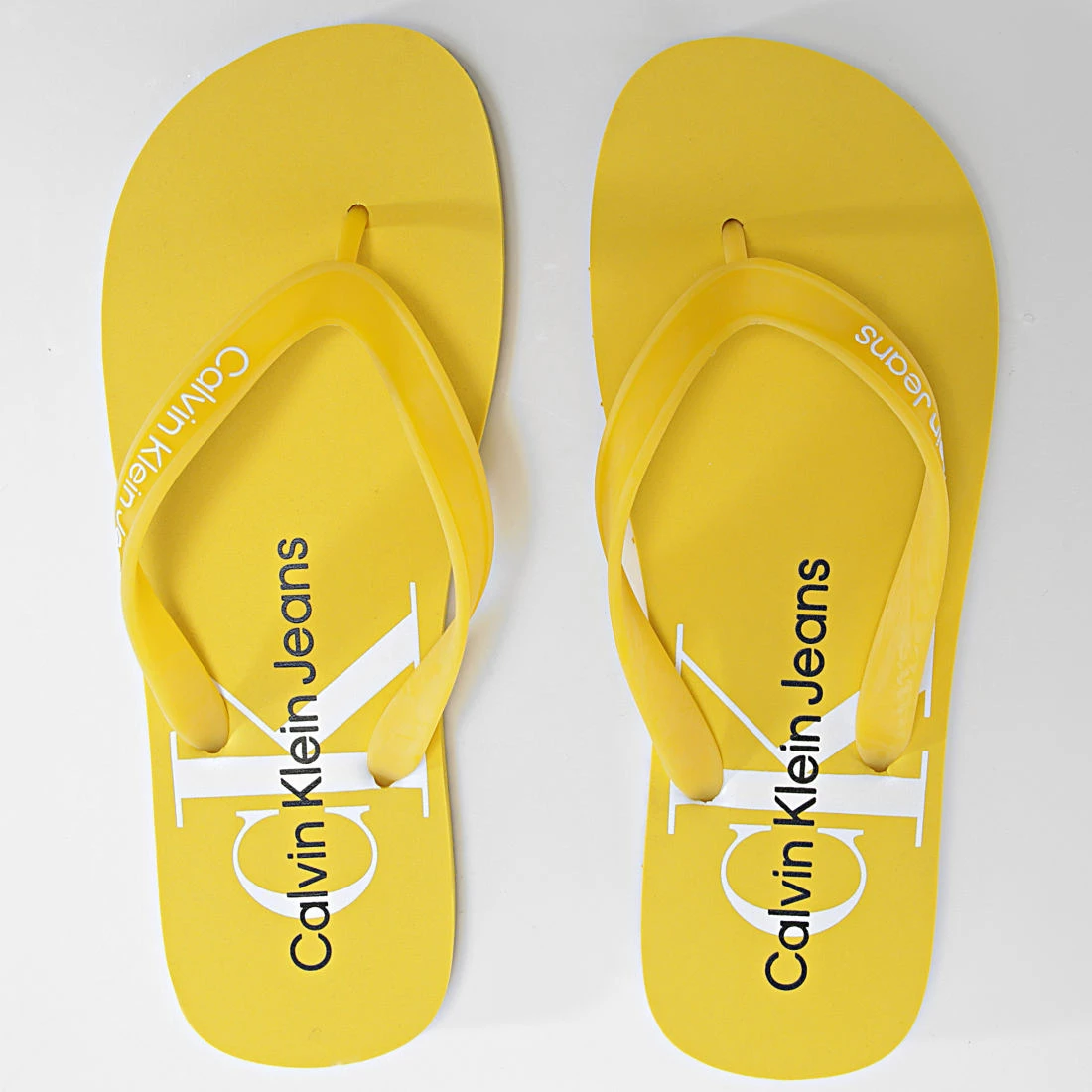 De gros 🧨 Tongs Beach 🩴 Sandal Monogram 0055 Super Lemon de Calvin Klein 🌟 1 De gros 🧨 Tongs Beach 🩴 Sandal Monogram 0055 Super Lemon de Calvin Klein 🌟