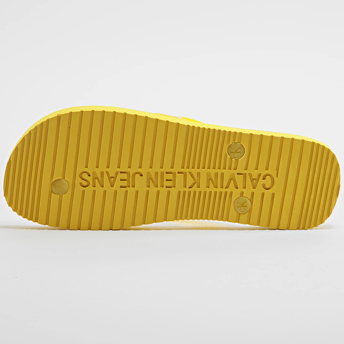De gros 🧨 Tongs Beach 🩴 Sandal Monogram 0055 Super Lemon de Calvin Klein 🌟 4 De gros 🧨 Tongs Beach 🩴 Sandal Monogram 0055 Super Lemon de Calvin Klein 🌟 – Image 4