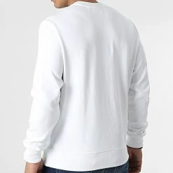 Offres ✔️ Sweat Crewneck Interlock Micro Logo 9431 Blanc de Calvin Klein 😉 -France Calvin Klein Soldes 2024 calvin klein 307606 K10K109431 YAF 20220308T134912 04