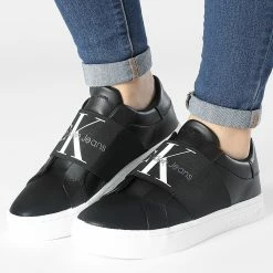 Offres 🧨 Baskets Femme Classic Cupsole 0499 Black de Calvin Klein 🔥