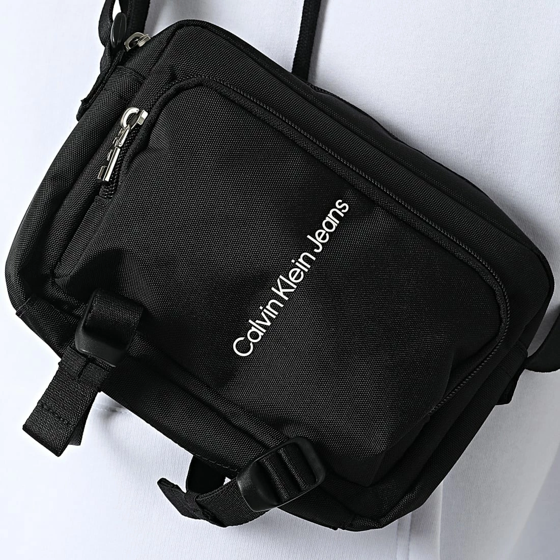 De gros 🎁 Sacoche Sport Essentials 8978 Noir de Calvin Klein 🛒 2 De gros 🎁 Sacoche Sport Essentials 8978 Noir de Calvin Klein 🛒 – Image 2