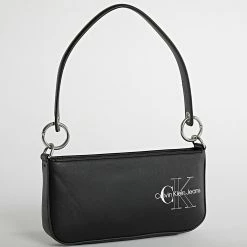 Bon marché 🤩 Sac A Main Femme Sculpted Pouch 9570 Noir de Calvin Klein 🥰