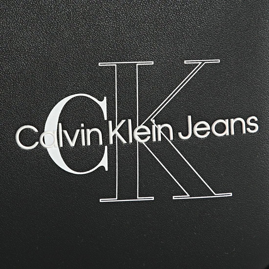 Bon marché 🤩 Sac A Main Femme Sculpted Pouch 9570 Noir de Calvin Klein 🥰 2 Bon marché 🤩 Sac A Main Femme Sculpted Pouch 9570 Noir de Calvin Klein 🥰 – Image 2