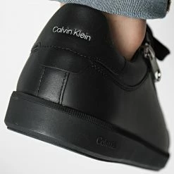 Top 10 🛒 Baskets Low Top Laceup 0477 Triple Black de Calvin Klein 🧨 -France Calvin Klein Soldes 2024 calvin klein 308451 HM0HM00477 00U 20220310T160426 04