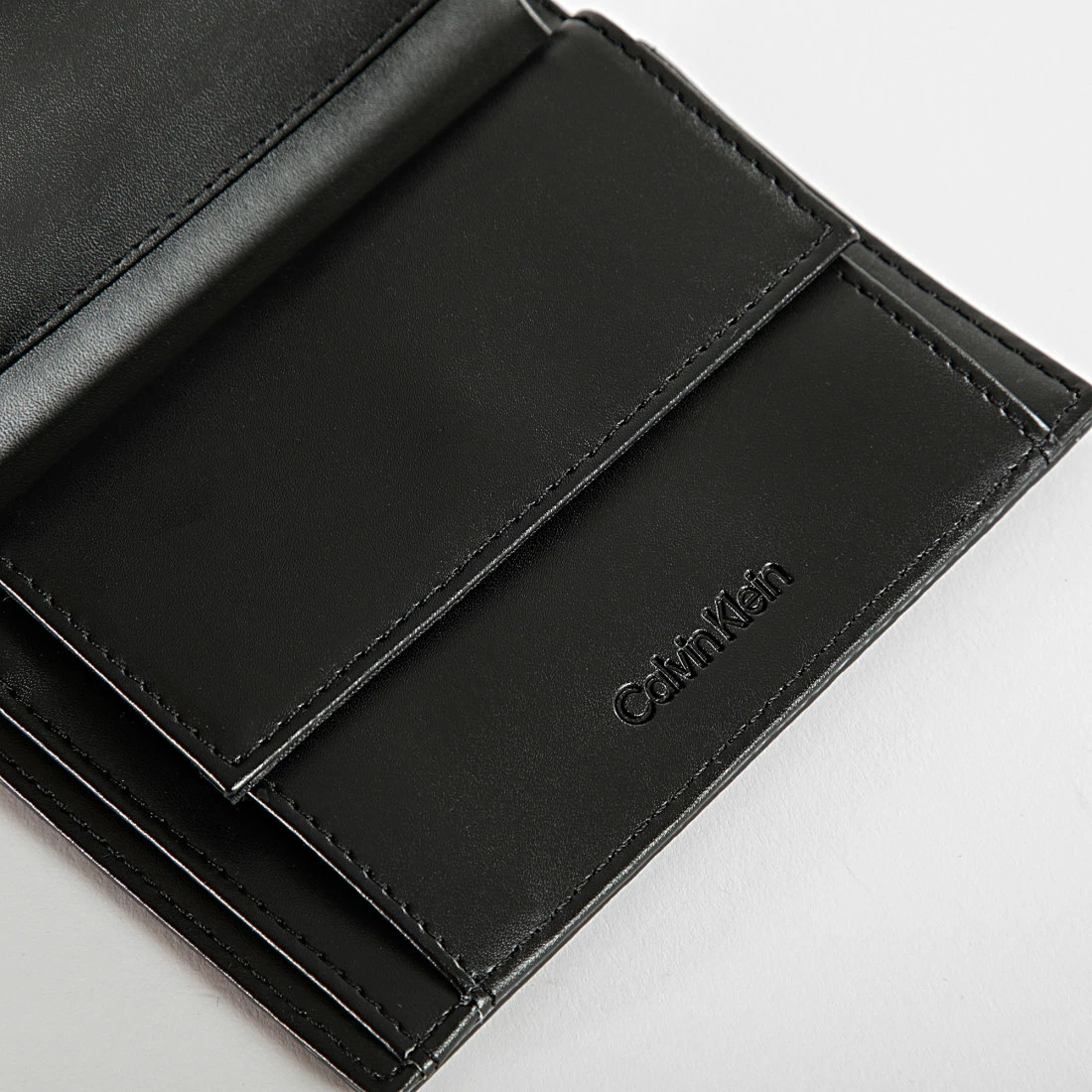 Top 10 ❤️ Portefeuille Femme Re-Lock Trifold 9492 Noir de Calvin Klein 🧨 3 Top 10 ❤️ Portefeuille Femme Re-Lock Trifold 9492 Noir de Calvin Klein 🧨 – Image 3