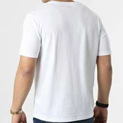 Le moins cher ✔️ Tee 👚 Shirt GMS2K107 Blanc Réfléchissant de Calvin Klein 🥰 -France Calvin Klein Soldes 2024 calvin klein 308568 GMS2K107 YAF 20220314T155907 04