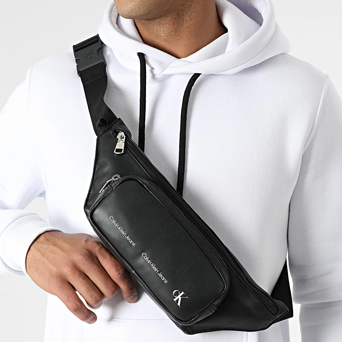 Vente flash 🧨 Sac Banane Monogram 8862 Noir de Calvin Klein 🧨 3 Vente flash 🧨 Sac Banane Monogram 8862 Noir de Calvin Klein 🧨 – Image 3