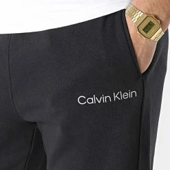 Top 10 💯 Pantalon Jogging GMS2P606 Noir Réfléchissant de Calvin Klein 🔔 6 Top 10 💯 Pantalon Jogging GMS2P606 Noir Réfléchissant de Calvin Klein 🔔 -France Calvin Klein Soldes 2024 calvin klein 309952 GMS2P606 BAE 20220325T155538 03
