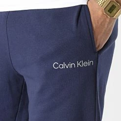 Vente flash 🌟 Pantalon Jogging GMS2P606 Bleu Marine Réfléchissant de Calvin Klein 🎉 -France Calvin Klein Soldes 2024 calvin klein 309953 GMS2P606 2ZO 20220325T160115 03