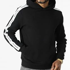 Tout neuf 🤩 Sweat Capuche A Bandes Contrast Tape 0737 Noir de Calvin Klein 😍 -France Calvin Klein Soldes 2024 calvin klein 310757 J30J320737 BEH 20220407T154542 03