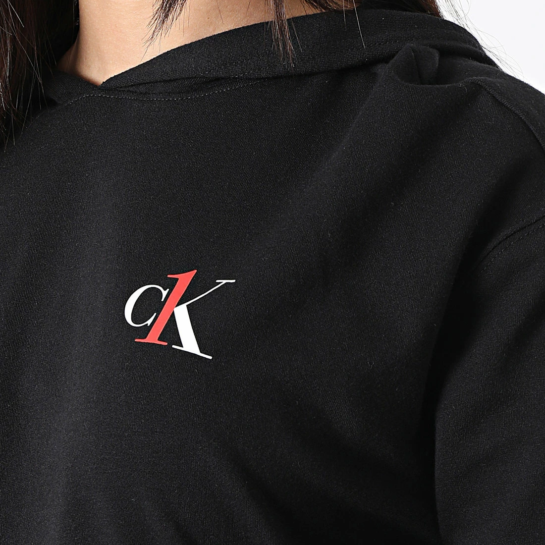 Tout neuf 🔔 Sweat Capuche Femme QS6427E Noir de Calvin Klein 😉 2 Tout neuf 🔔 Sweat Capuche Femme QS6427E Noir de Calvin Klein 😉 – Image 2