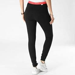Bon marché 🔔 Pantalon Jogging Femme QS6426E Noir de Calvin Klein 😀 7 Bon marché 🔔 Pantalon Jogging Femme QS6426E Noir de Calvin Klein 😀 -France Calvin Klein Soldes 2024 calvin klein 311001 QS6426E 1W9 20220408T145133 04