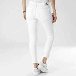 Promo 🌟 Jean Skinny Femme 8607 Blanc de Calvin Klein 🌟 7 Promo 🌟 Jean Skinny Femme 8607 Blanc de Calvin Klein 🌟 -France Calvin Klein Soldes 2024 calvin klein 312667 J20J218607 1AA 20220420T155318 04