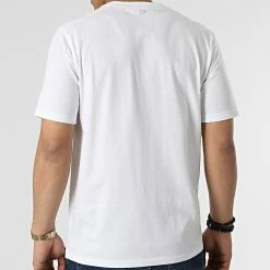 De gros ⌛ Tee 👕 Shirt GMS2K115 Blanc de Calvin Klein 👏 7 De gros ⌛ Tee 👕 Shirt GMS2K115 Blanc de Calvin Klein 👏 -France Calvin Klein Soldes 2024 calvin klein 314135 GMS2K115 YAF 20220415T144421 04