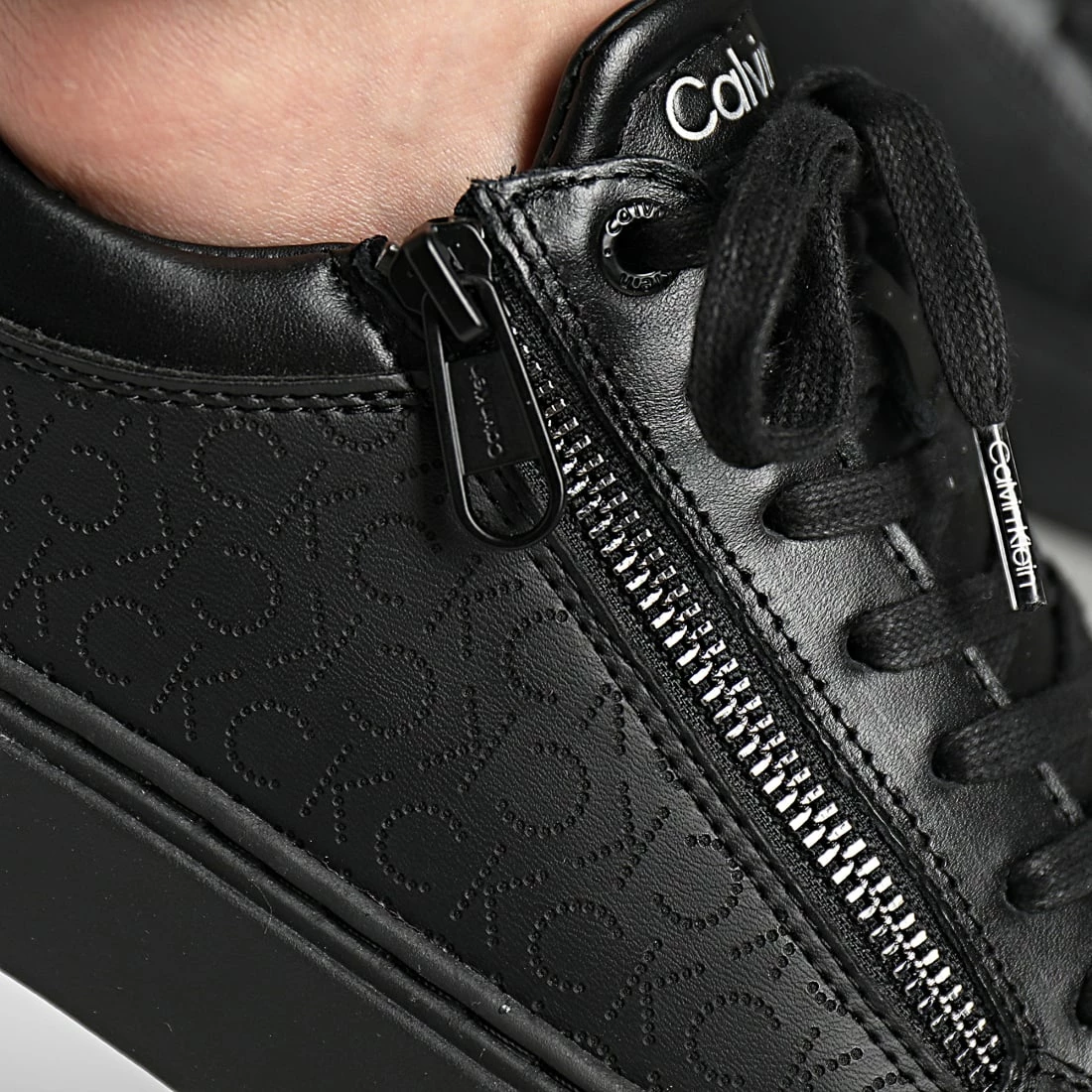 Le moins cher 🛒 Baskets Low Top Lace Up 0282 Black Mono de Calvin Klein ✔️ 2 Le moins cher 🛒 Baskets Low Top Lace Up 0282 Black Mono de Calvin Klein ✔️ – Image 2