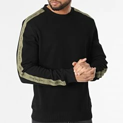Coupon 🔥 Sweat Crewneck A Bandes Contrast Tape 0037 Noir de Calvin Klein ⭐ -France Calvin Klein Soldes 2024 calvin klein 314425 J30J320037 BEH 20220415T135302 03