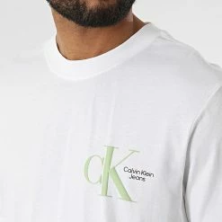 Coupon 🎁 Tee 👕 Shirt 0196 Beige Clair de Calvin Klein 🛒 -France Calvin Klein Soldes 2024 calvin klein 314888 J30J320196 YAF 20220421T135842 02