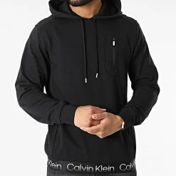 Tout neuf 😉 Sweat Capuche A Poche Poitrine GMS2W301 Noir de Calvin Klein 🥰 -France Calvin Klein Soldes 2024 calvin klein 314903 GMS2W301 BAE 20220421T135333 03