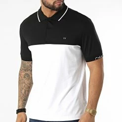 Meilleure affaire 💯 Polo A Manches Courtes Liquid Touch Blocking Logo 8730 Blanc Noir de Calvin Klein 🛒