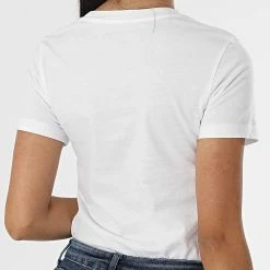 Budget ⌛ Lot De 2 Tee 👕 Shirts Femme 0161 Blanc Bleu Ciel de Calvin Klein 😀 -France Calvin Klein Soldes 2024 calvin klein 315564 J20J220161 DBT 20220429T160852 05